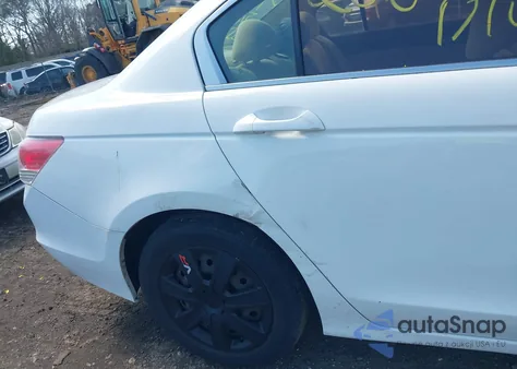 2011 Honda Accord 2.4 Lx z USA, uszkodzony, nr VIN 1HGCP2F39BA033776